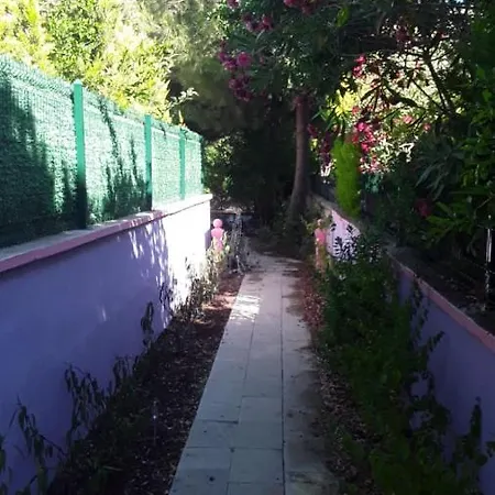 Villa çeşme'de Müstakil Bahçeli Dubleks *