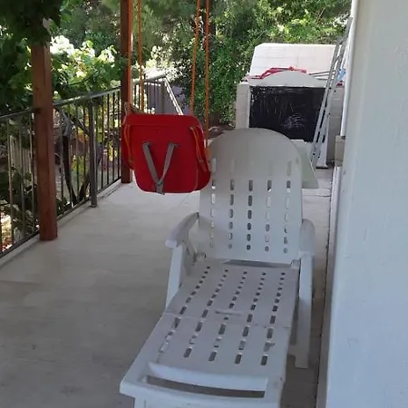 Villa çeşme'de Müstakil Bahçeli Dubleks Çeşme